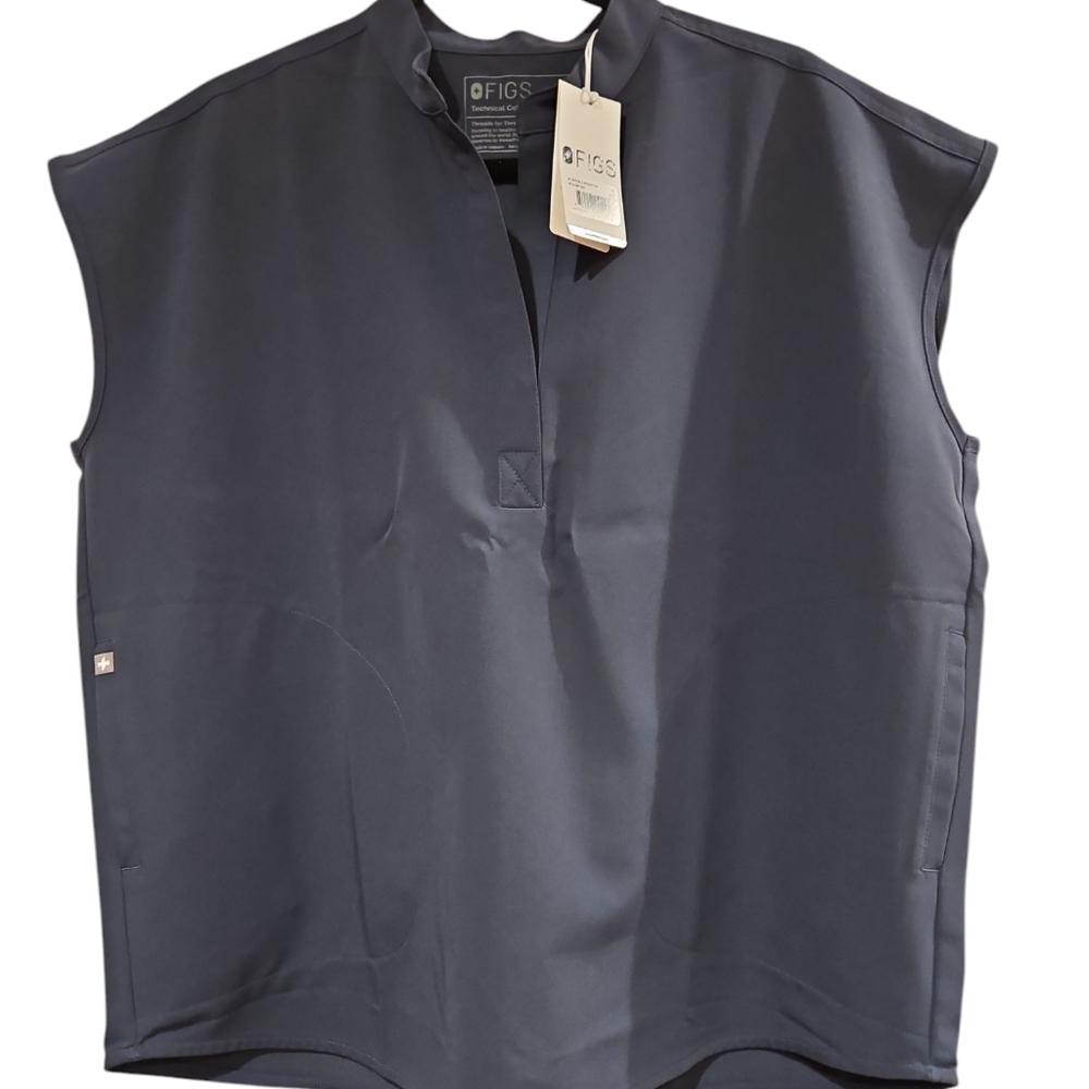 NWT FIGS SCRUB TOP WOMEN DARK GRAY RAFAELLA SIZE M